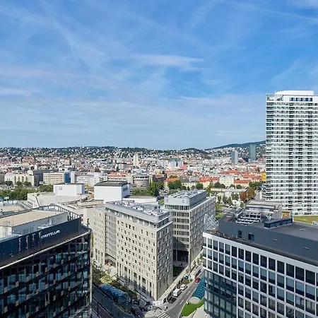 Eurovea Tower Downtown View, Parking